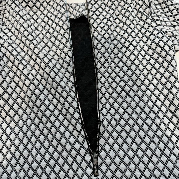 Calvin Klein Black and White quilted geometric pattern Sheath Dress zipper back - Picture 7 of 13